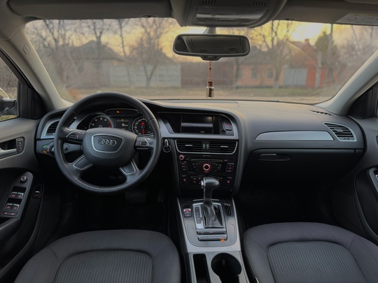 Продам Audi A4 B8 Рестайлинг (7)