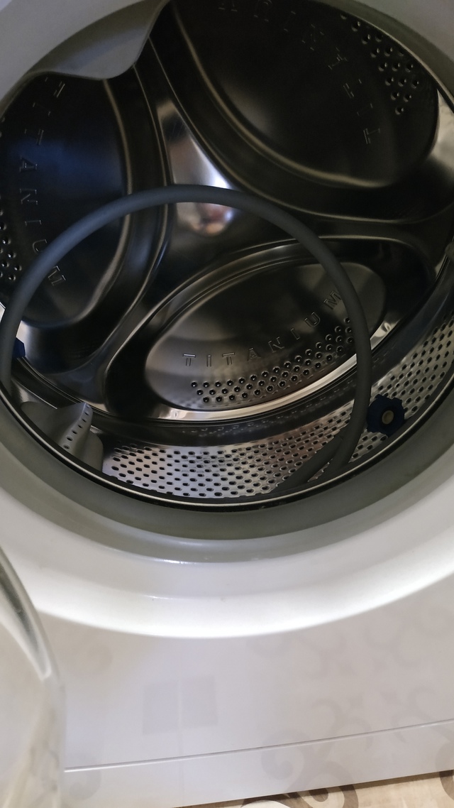 Продам стиральную машину Indesit iwsd7105
Использовалась (1)