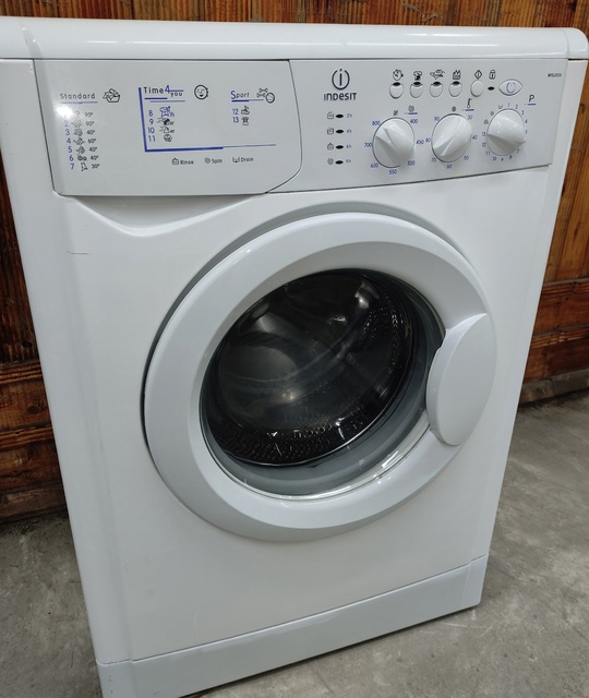 Стиральная машина Indesit итальянская сборка,
