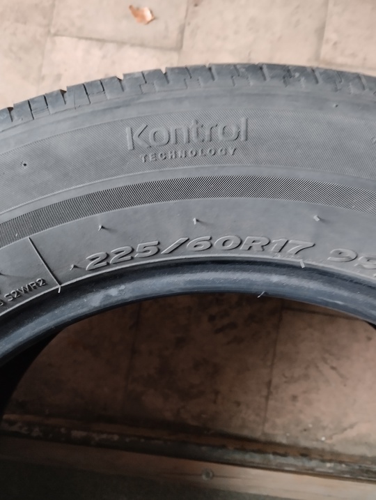 Продам шины Hankook 225/60/17 лето (2)