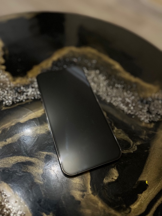 Продам iPhone 13 Pro Max (2)