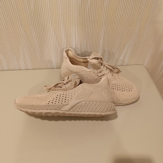 Новые кроссовки,, Lauf,, ,размер 38-39.Цена (1)