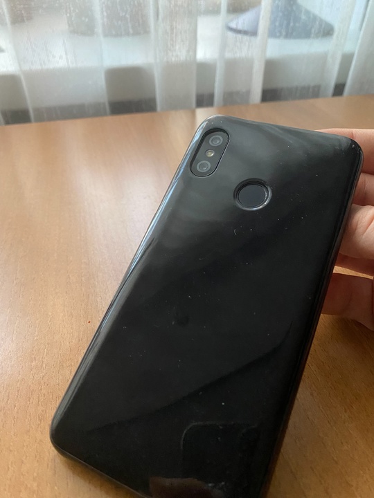 Продаю Xiaomi Mi A2,в отличном (1)