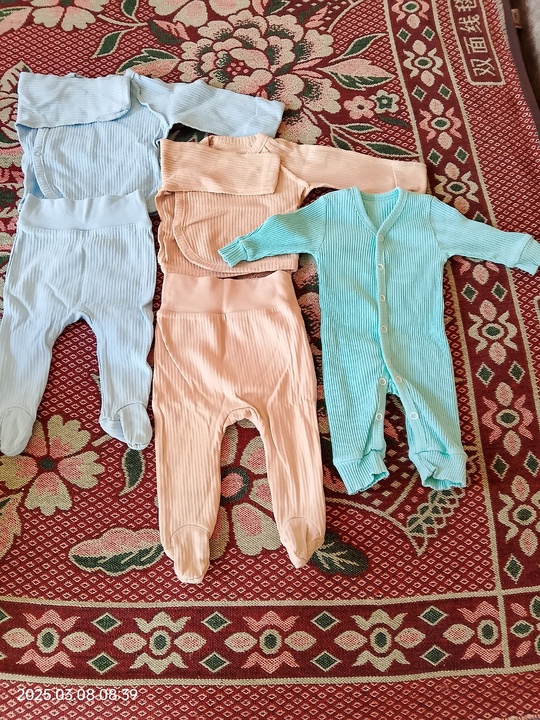 ПРОДАМ ПАКЕТ ДЕТСКИХ ВЕЩЕЙ НА (1)
