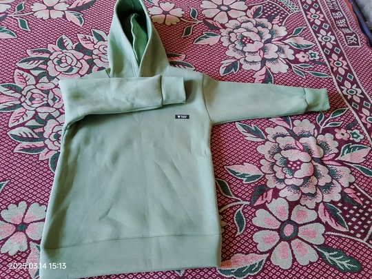 ПРОДАМ ДВА НОВЫХ КОСТЮМА НА (3)