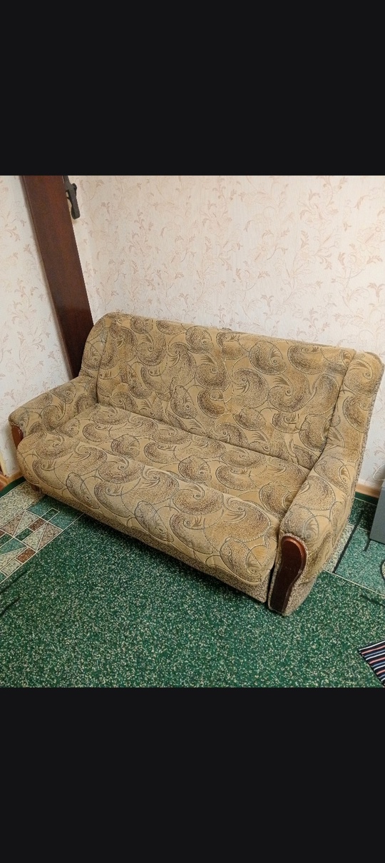 Продам диван выдвижной прямой, в