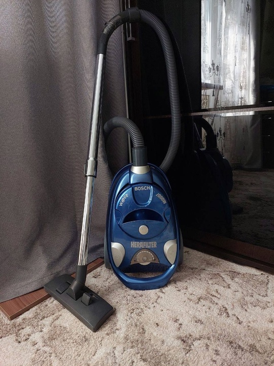 Продам Пылесос Bosch б/у
В хорошем (2)