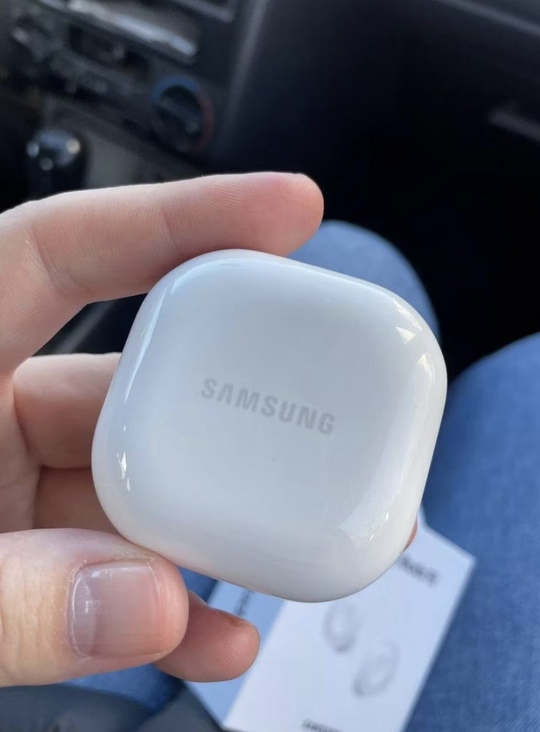 Samsung Galaxy Buds FE.
Состояние идеальное.
В (2)