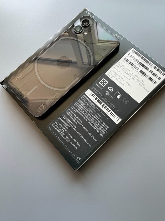 Продам телефон Nothing phone 1