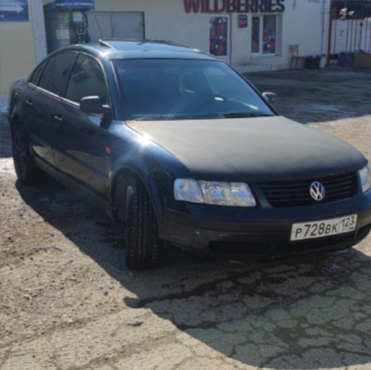 Volkswagen Passat B5 
1.6 механика, (2)