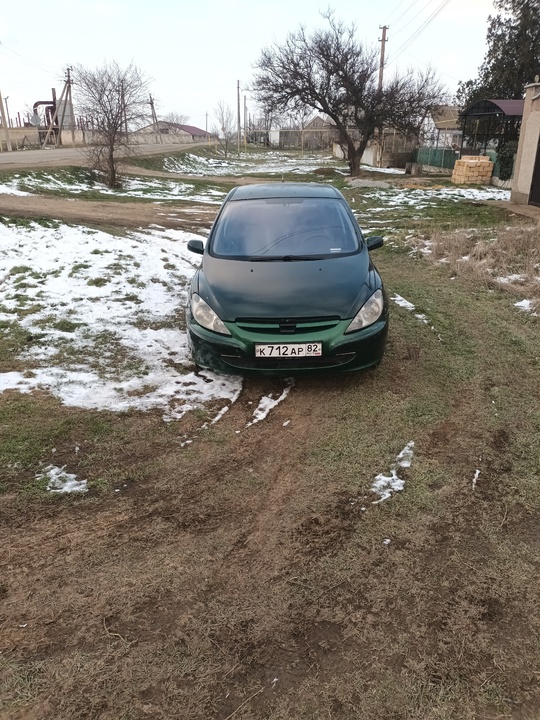 Продам пежо 307,мотор 2.0 механика