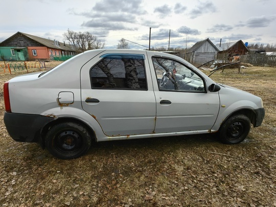 Здравствуйте , продаю рено Логан (1)
