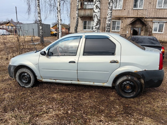 Здравствуйте , продаю рено Логан (3)