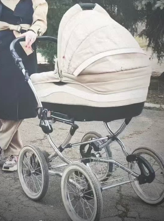 Отдам коляску БЕСПЛАТНО. Есть люлька,
