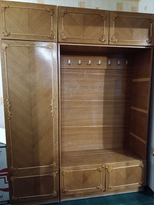 Продаю прихожую 5000, в хорошем