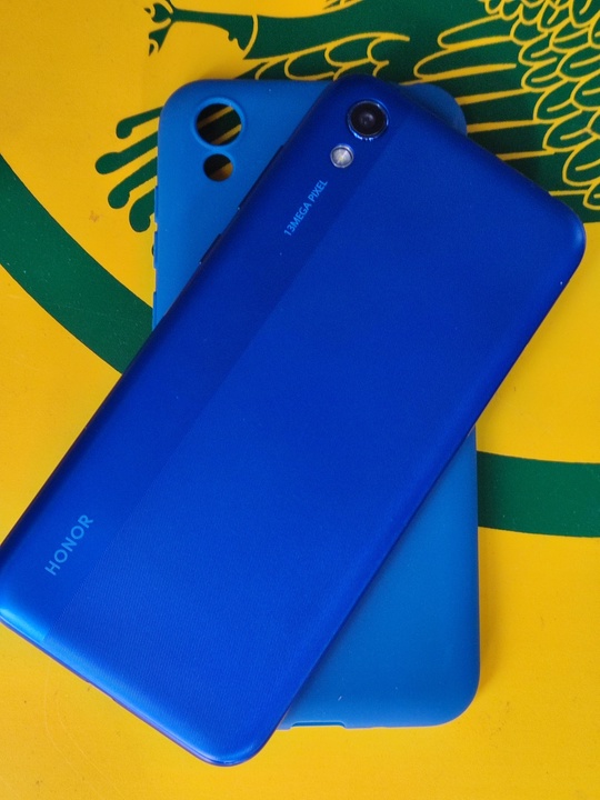 Honor 8s.
Официальный русифицированный аппарат.
Доступны Play