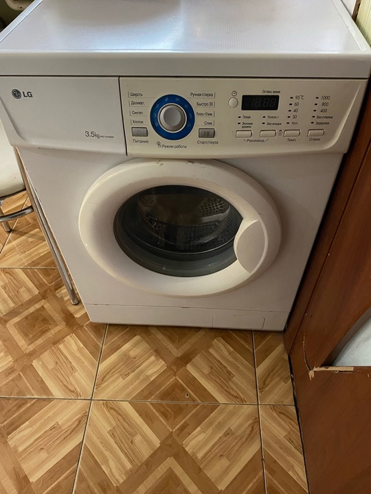 Продам стиральную машину LG.
Полностью в