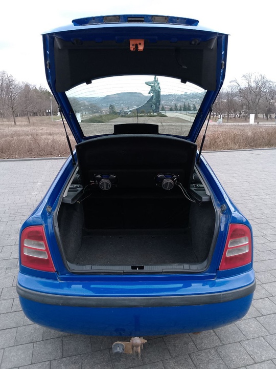 Skoda octavia 2.0
2001
Бензин
Механика
Кондиционер
Abs
Airbag
Электро подъемники и (5)