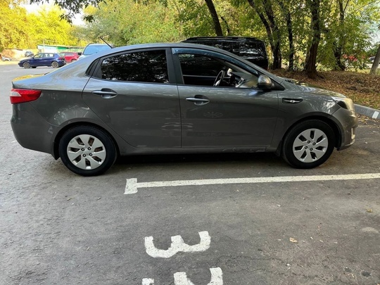 Продам свой автомобиль Kia Rio (1)