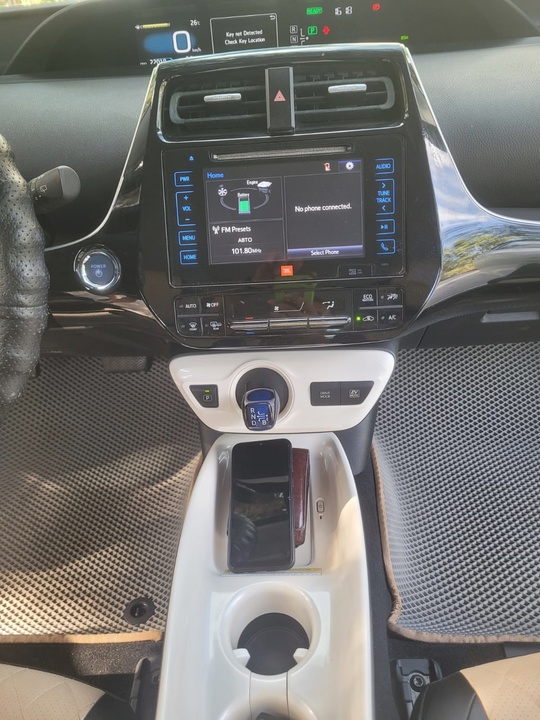 Toyota Prius 1.8 AT, 2017, (1)
