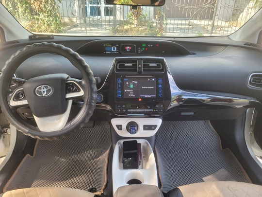 Toyota Prius 1.8 AT, 2017, (4)