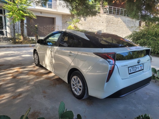 Toyota Prius 1.8 AT, 2017, (7)