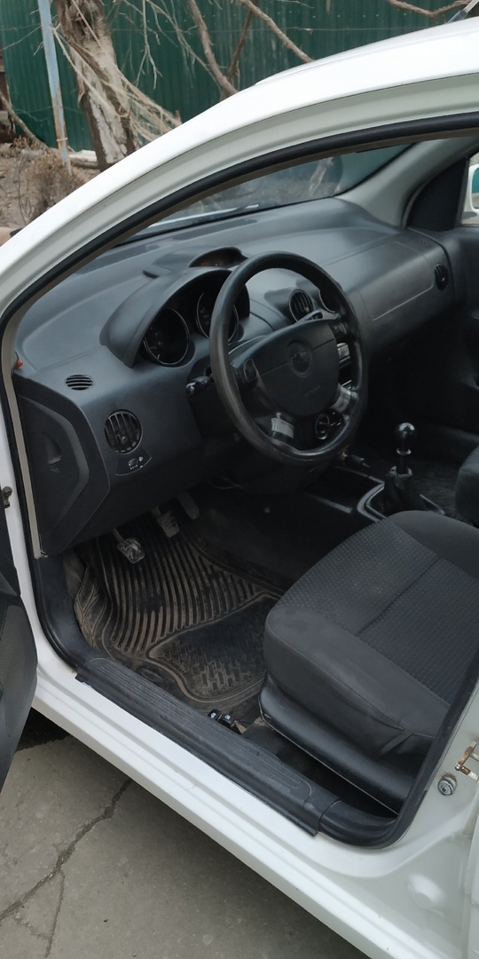 Продам Chevrolet Aveo 2006 года
Мотор (3)