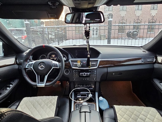 Продам 
Mercedes-benz E-Класс W212, 2013год.
Автомобиль (2)