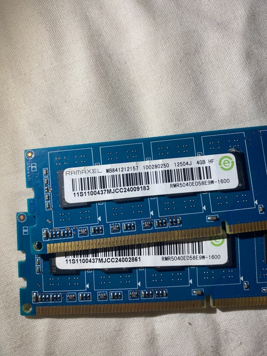 Продам две плашки ОЗУ ddr3
2x4
Частота