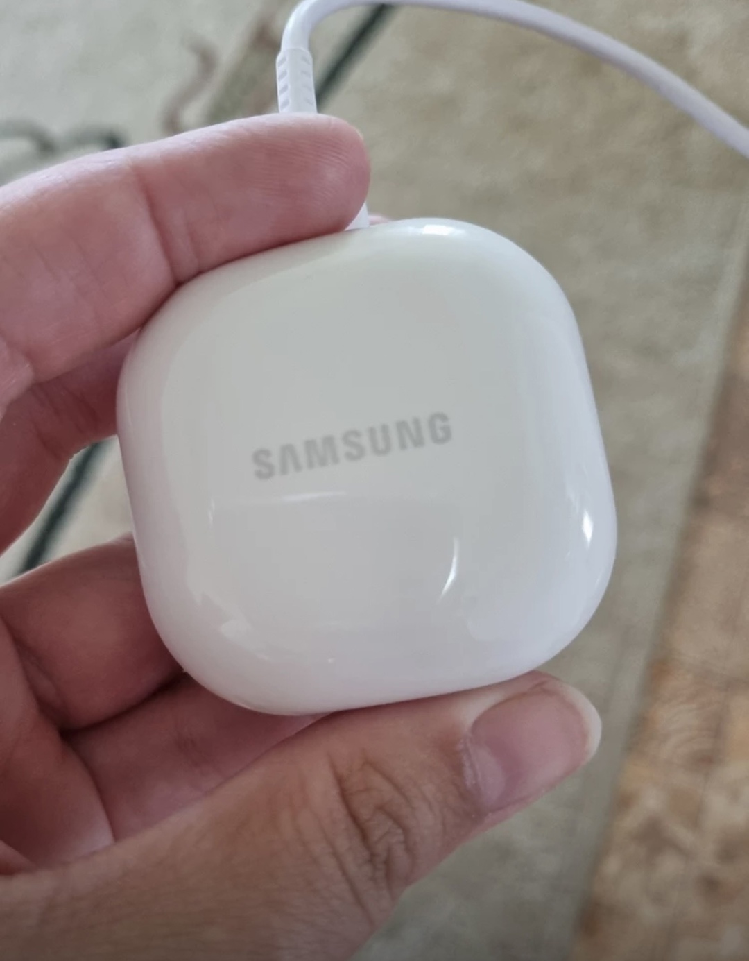 Беспроводные наушники Galaxy Buds FE.
Состояние (1)