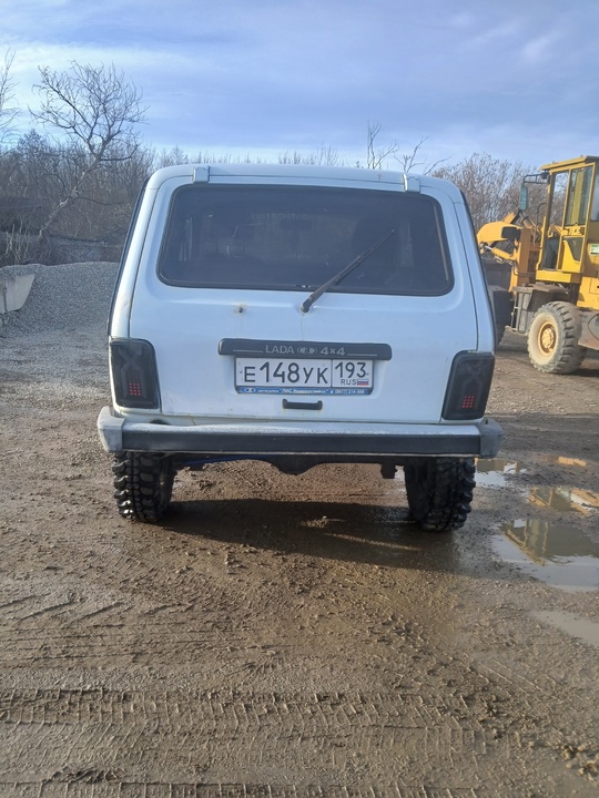Продам подготовленную ниву 10 года (2)