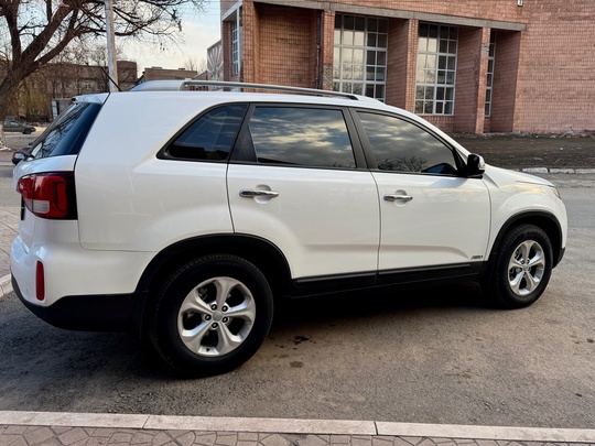 Продам Kia Sorento II 2,4 (3)