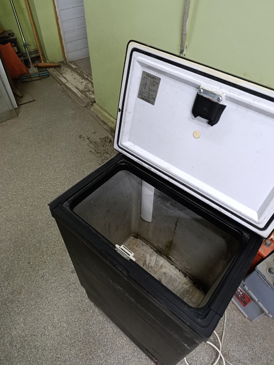 Продам холодильник кемпинговый, автомобильный 12 (2)