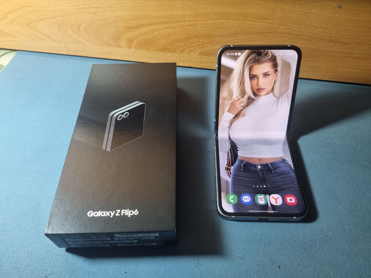 Продам Samsung z flip 6
