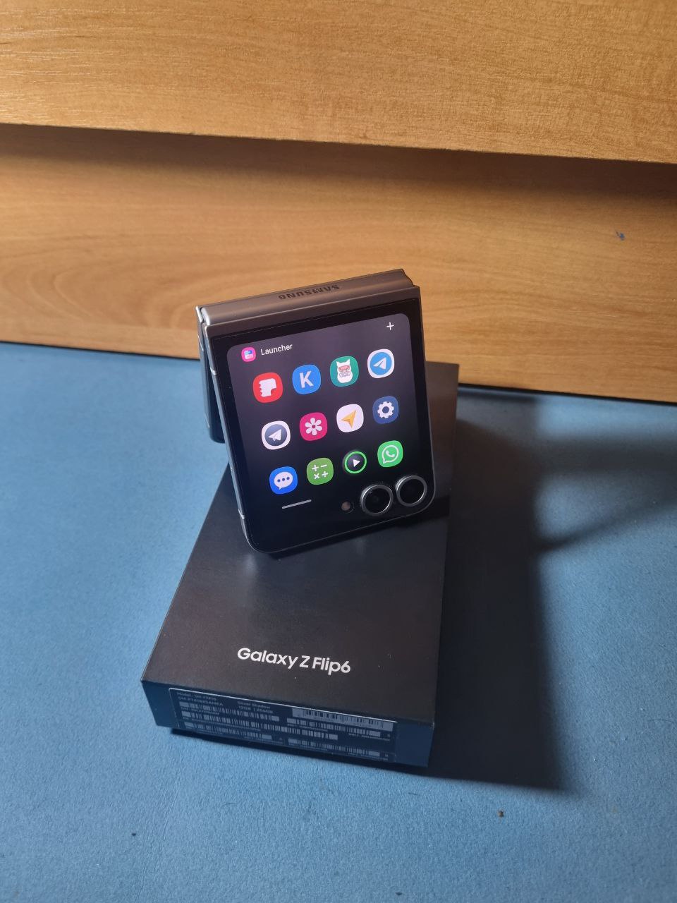Продам Samsung z flip 6
 (3)