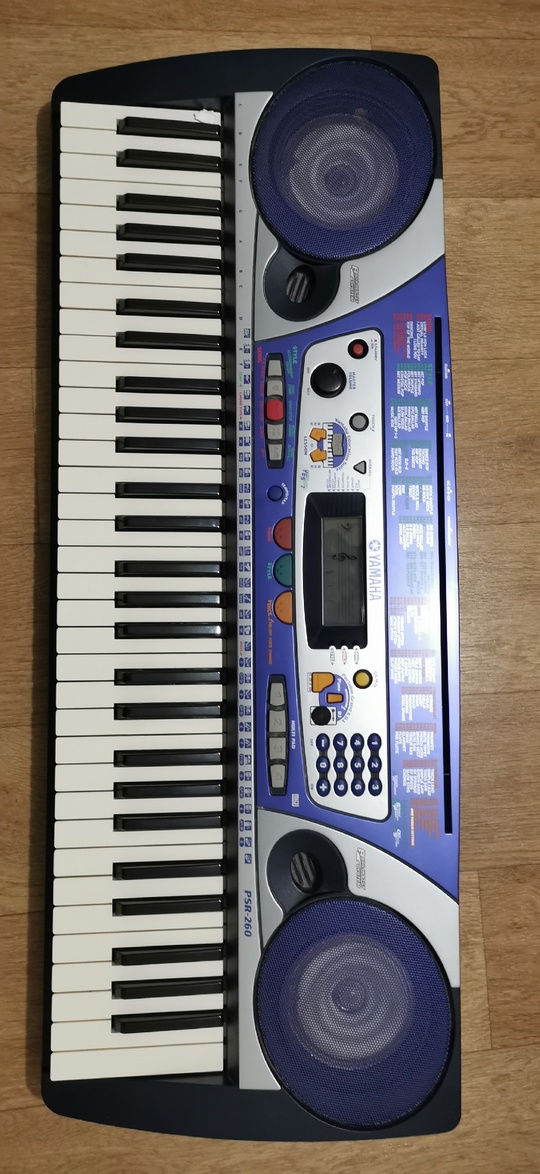 Продам цифровой синтезатор PSR-260 Yamaha (1)