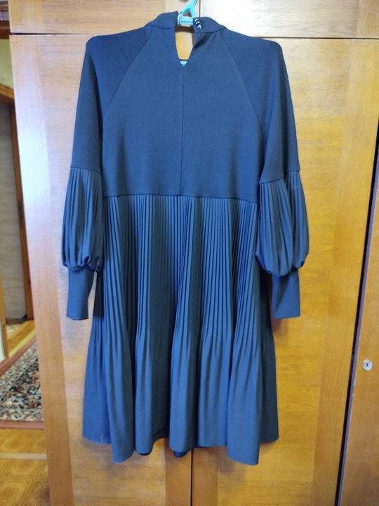 Продам Шикарное трикотажное платье! Надето (1)