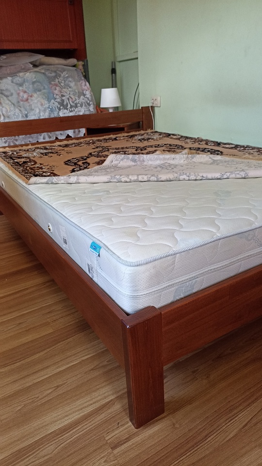 Продаётся кровать с матрасом. Находится (4)