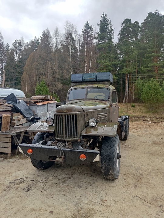 В продаже ЗиЛ 157 .