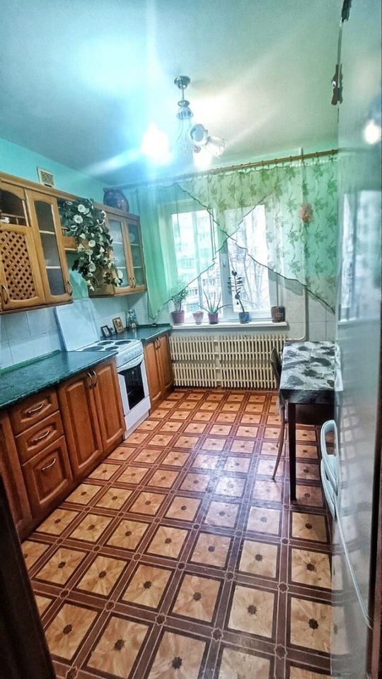 Продаю 3 - х комнатный