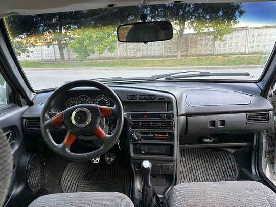 Продам 2115
 Цена 270.000
2004 год (5)