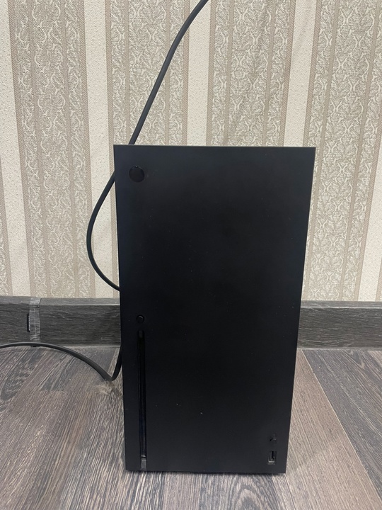 Продаю свою игровую приставку Xbox (2)