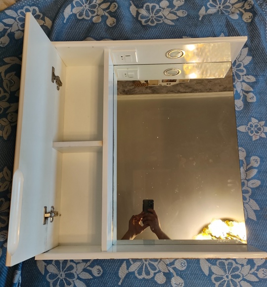 Зеркало в ванную 60*70*15
2000р. Писать (1)