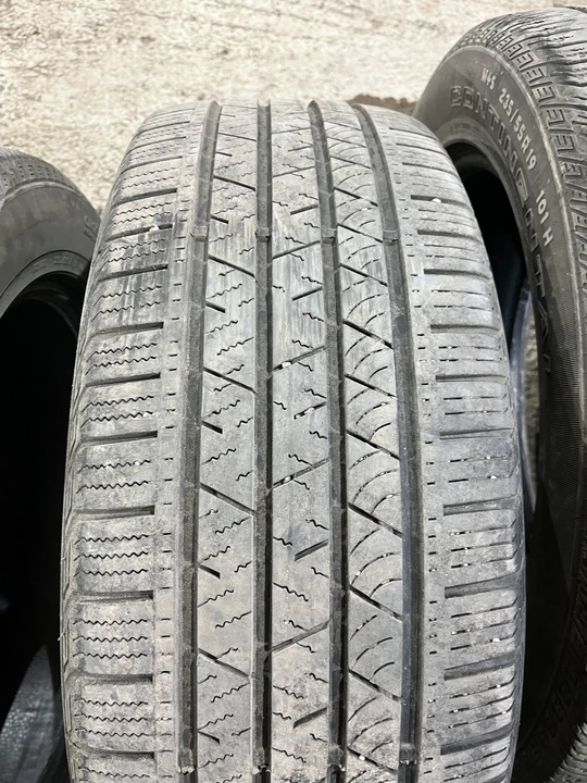 Продам резину Continental 235/55r19 25000₽ (2)