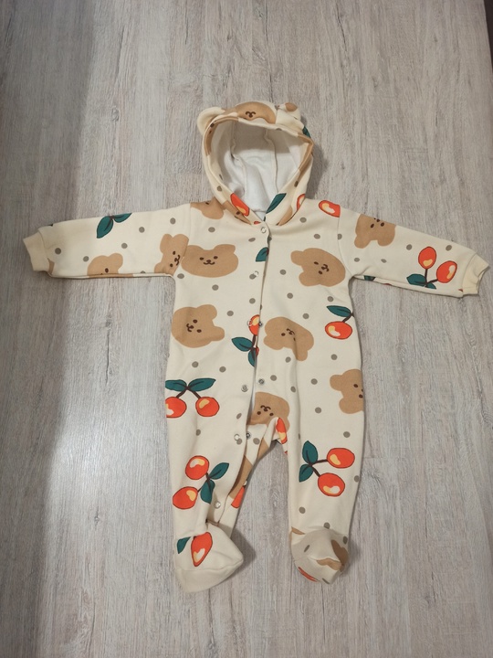 Продам комбинезон весна-осень. 
Мишка с