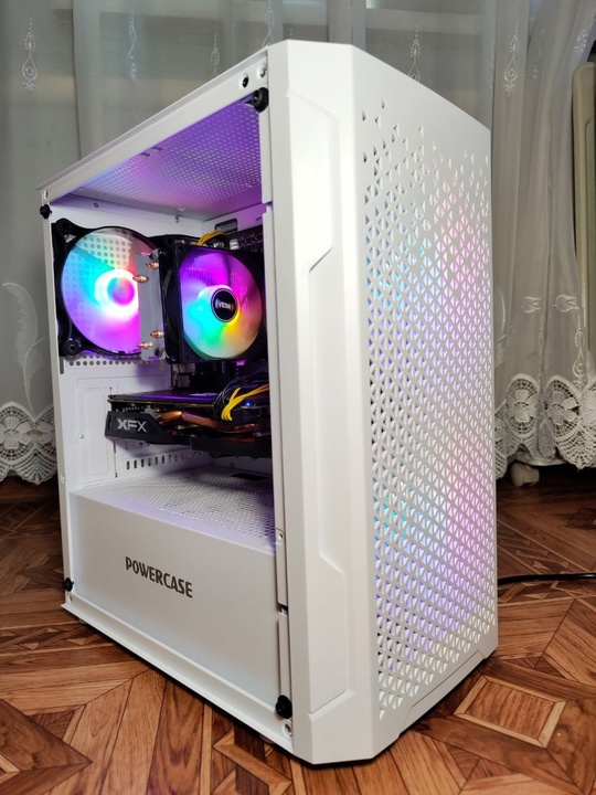 В продаже средний игровой ПК, (1)