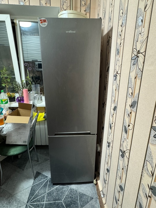Продам холодильник vestfrost(Дания).
Все косяки видно