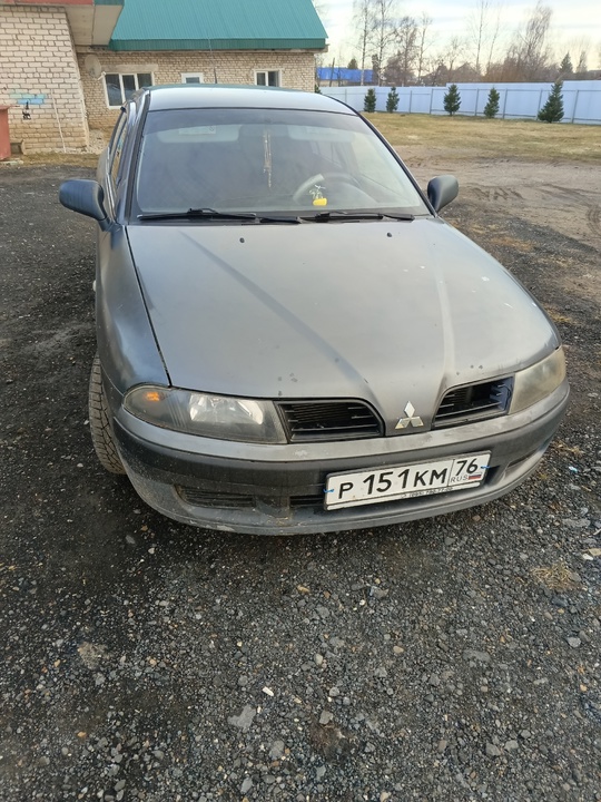 Продаю Митсубиси Каризма 1.6 2003