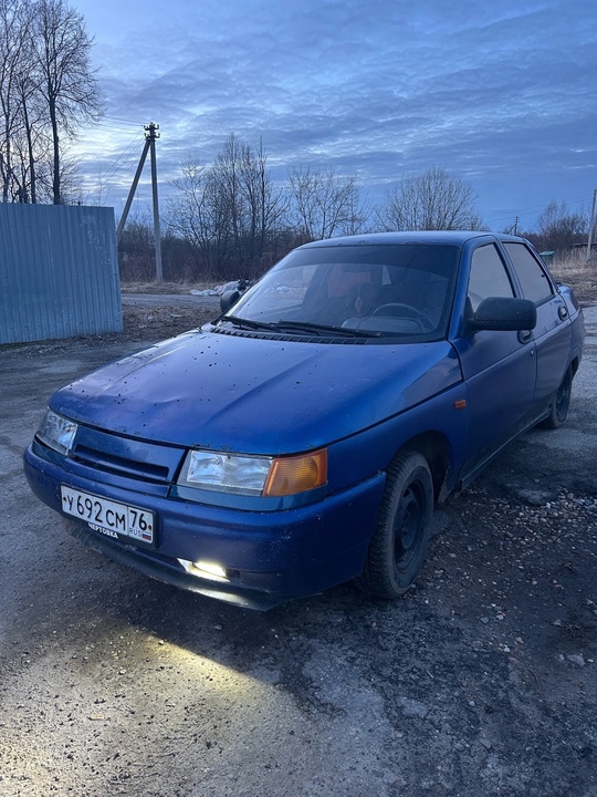 2001 год.
На условном ходу,уходит фриз.
Дном (2)