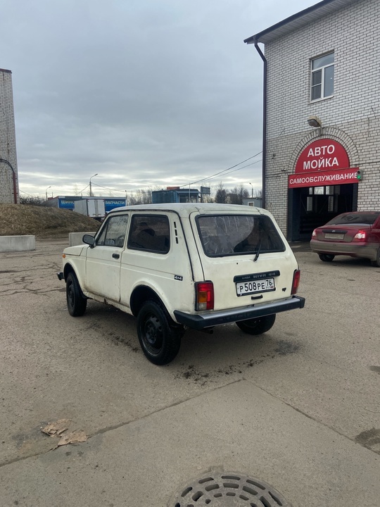 Продам ниву 4х4
понижайки и тд (2)